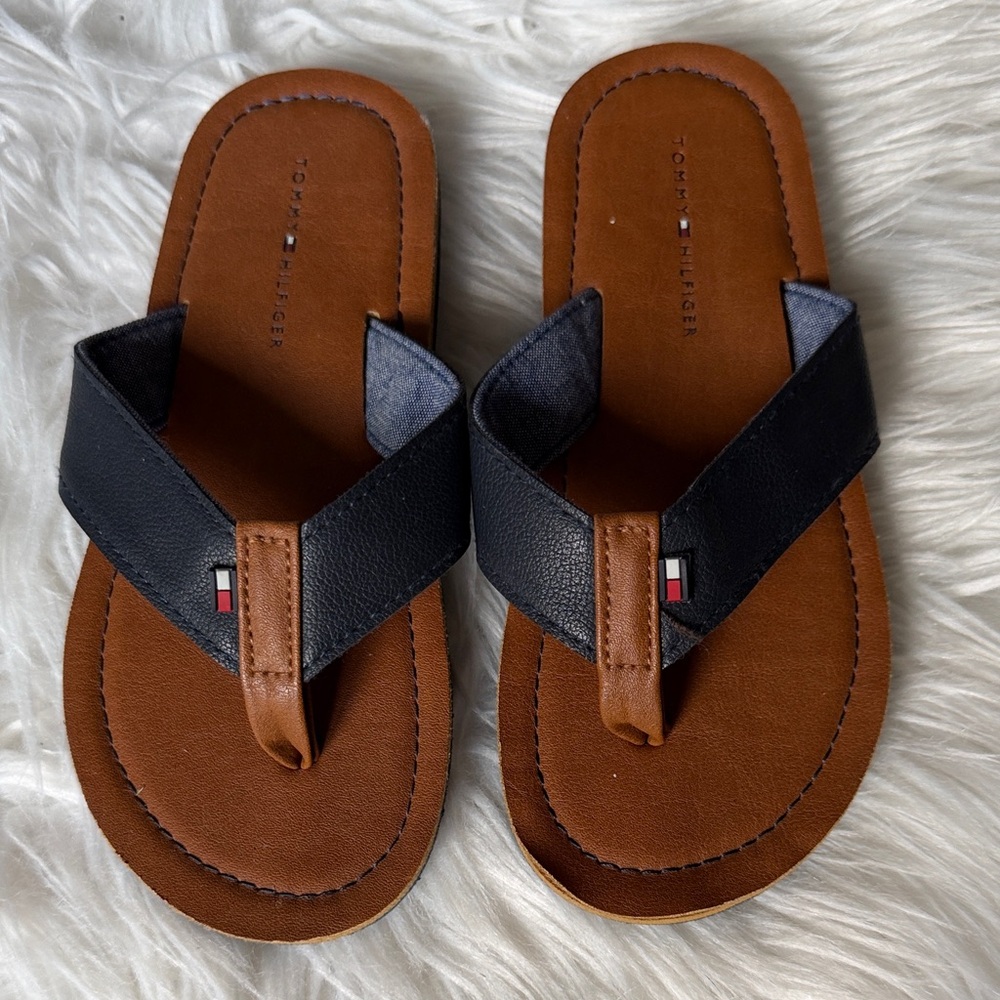 NWOT Tommy Hilfiger Brown and Navy Blue Sandals, little boys size 13
